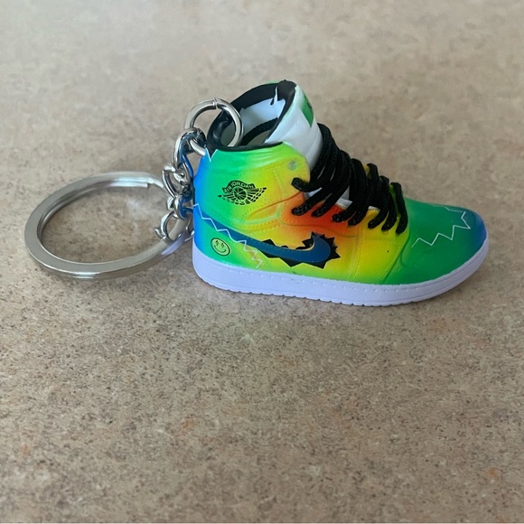 Keychain✨ - Picture 1 of 6